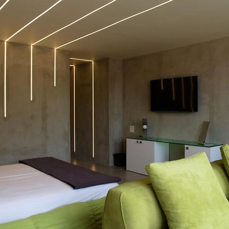 99 Adrianou Apartments Атина Екстериор снимка